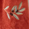 Drap de bain brodé L'oliveraie terre cuite