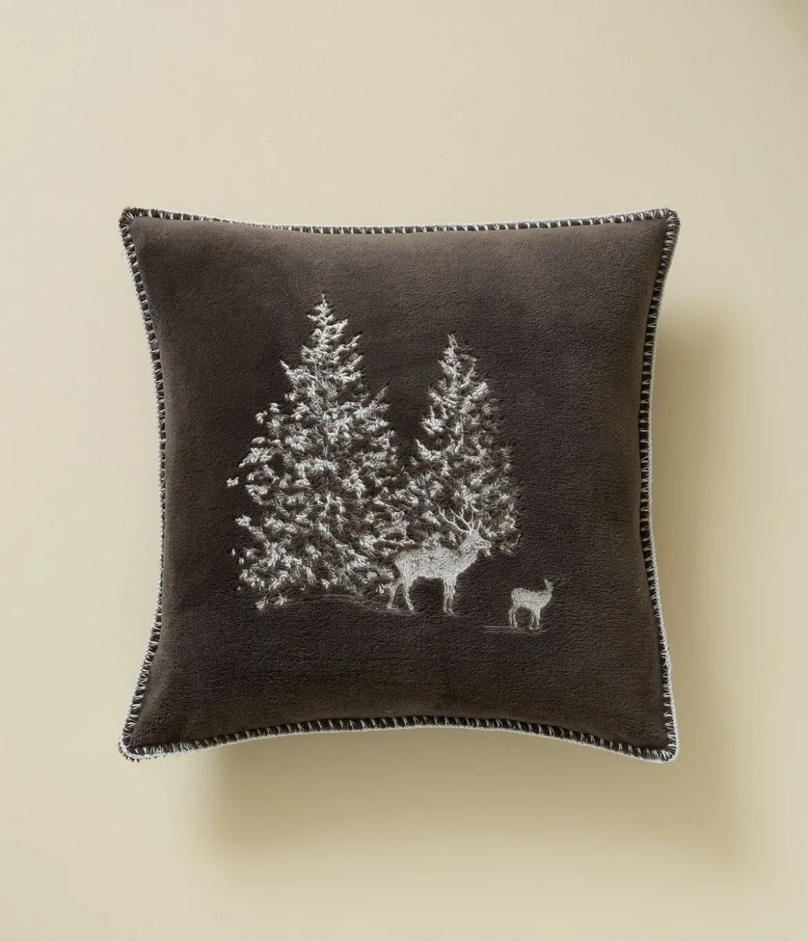 Housse de coussin brodée polaire Trésor des forêts