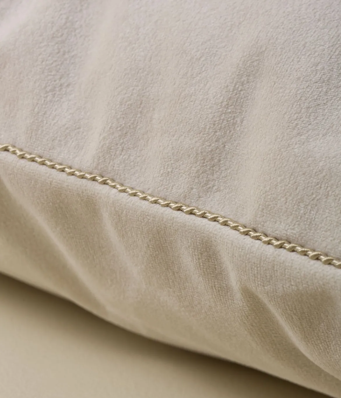 Housse de coussin velours Daïna beige épeautre