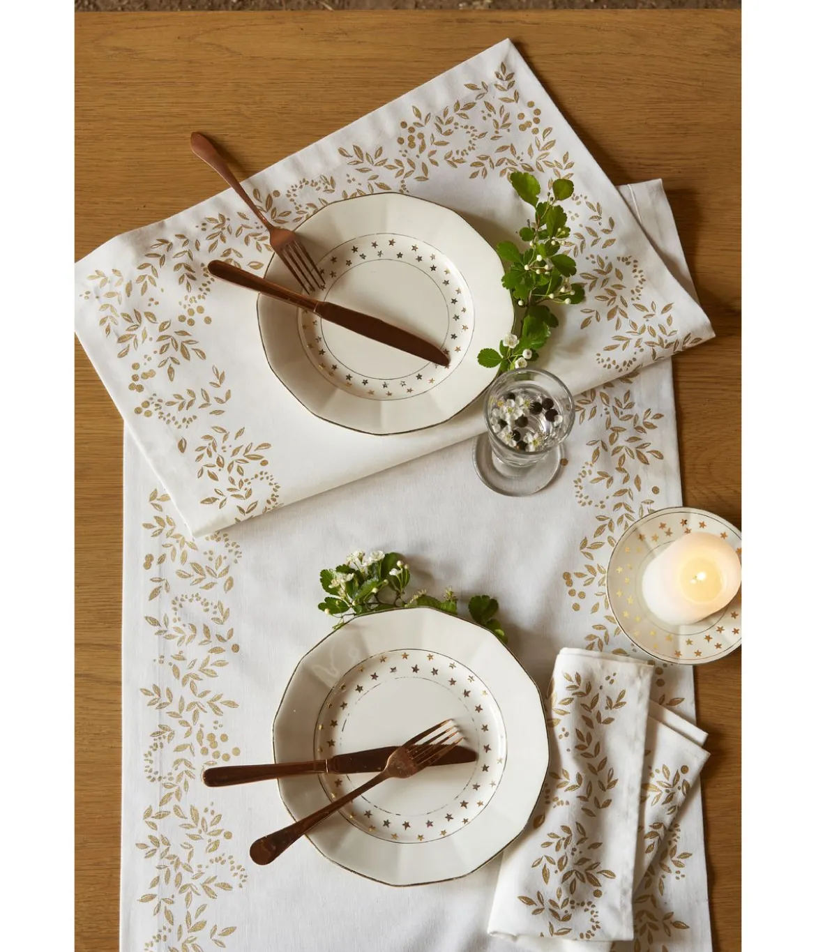 Lot 4 serviettes et 1 chemin de table Lueur d'hiver