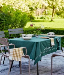 Nappe brodée RDV au pré