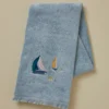 Serviette brodée Au large mer du nord