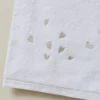 Serviette brodée invité 30x50 Jolis coeurs