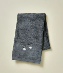 Serviette brodée Rdv au sommet gris
