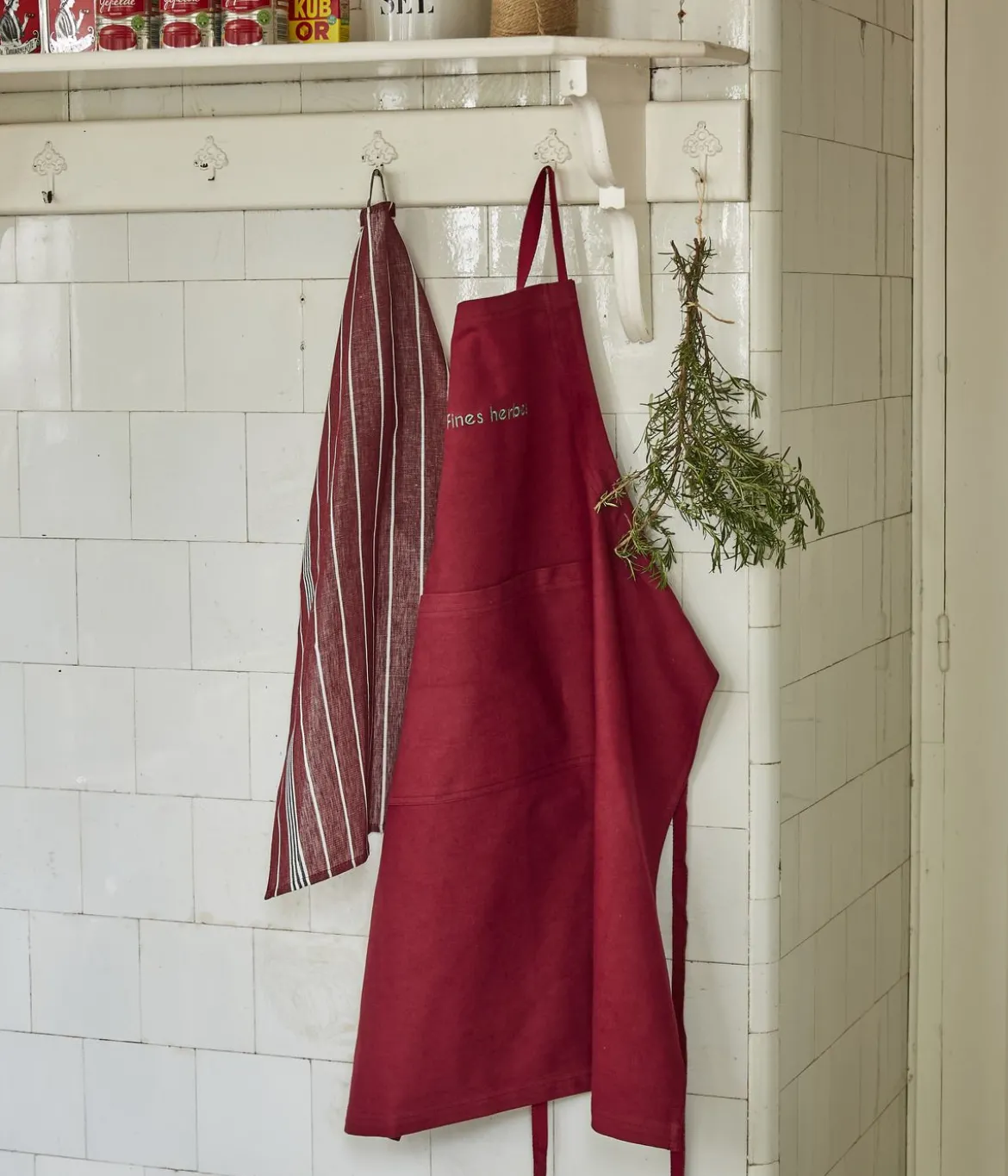 Tablier Aux petits oignons bordeaux
